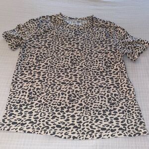 Medium Cheetah Print Short Sleeve Top